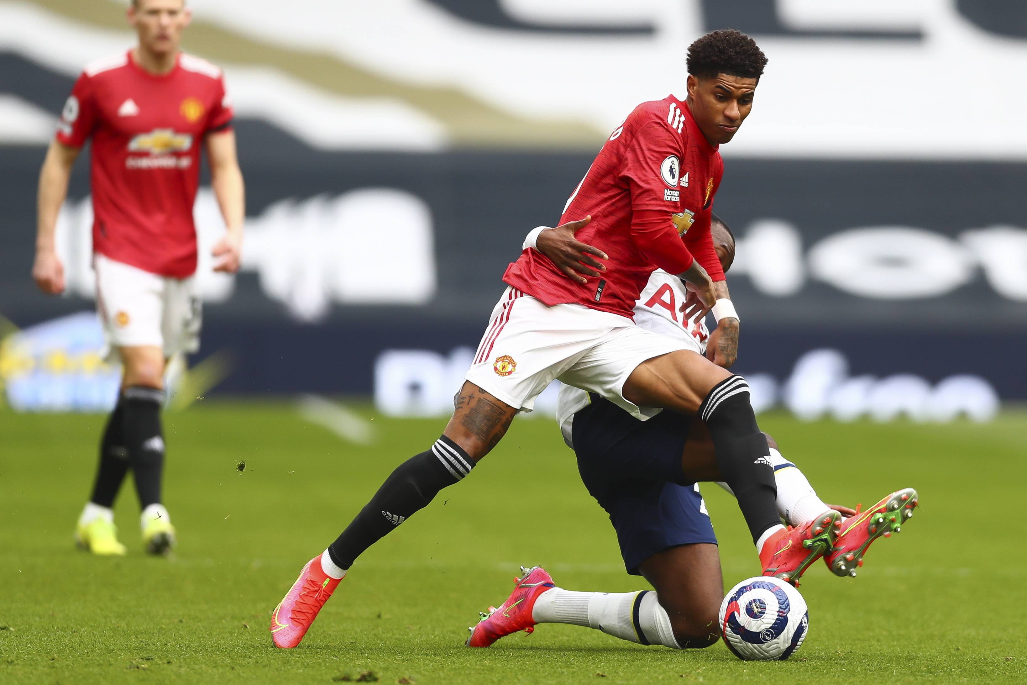 逼平对手 逼平对手